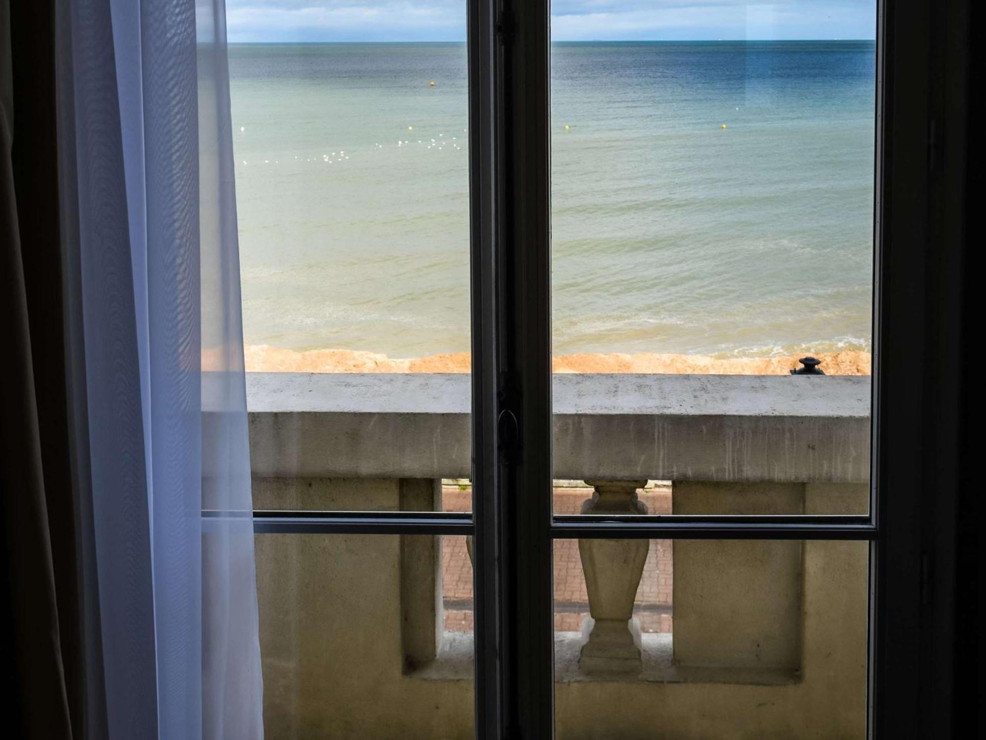 Le Grand Hotel De Cabourg - Mgallery Collection Esterno foto