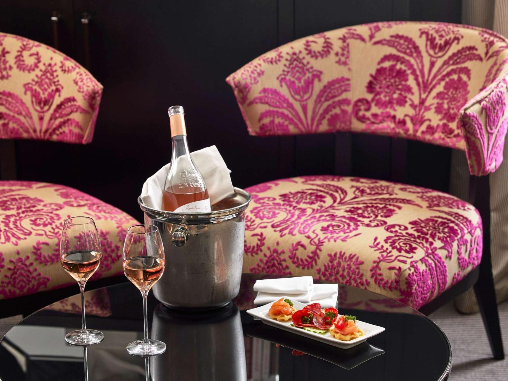 Le Grand Hotel De Cabourg - Mgallery Collection Esterno foto