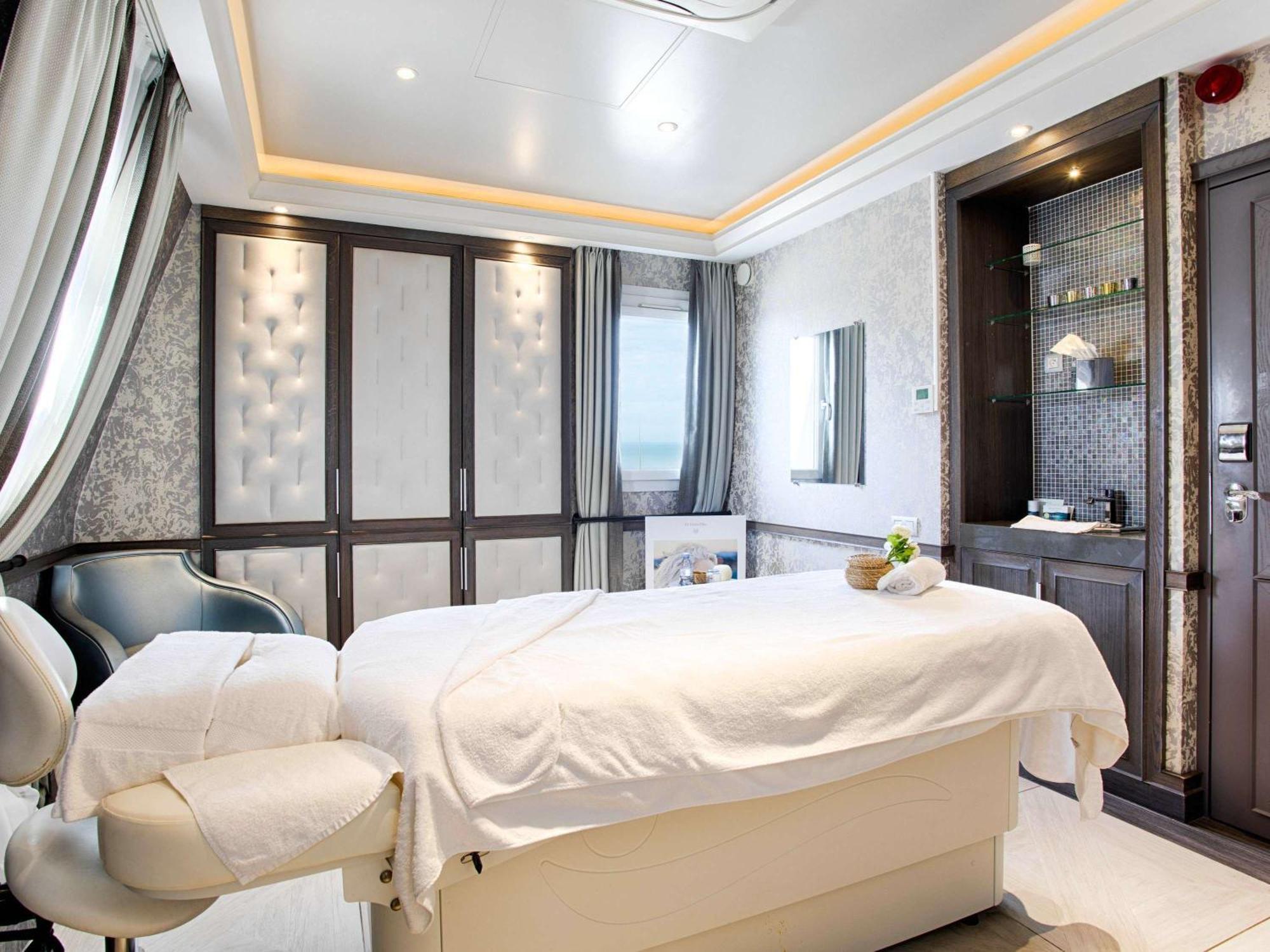 Le Grand Hotel De Cabourg - Mgallery Collection Esterno foto