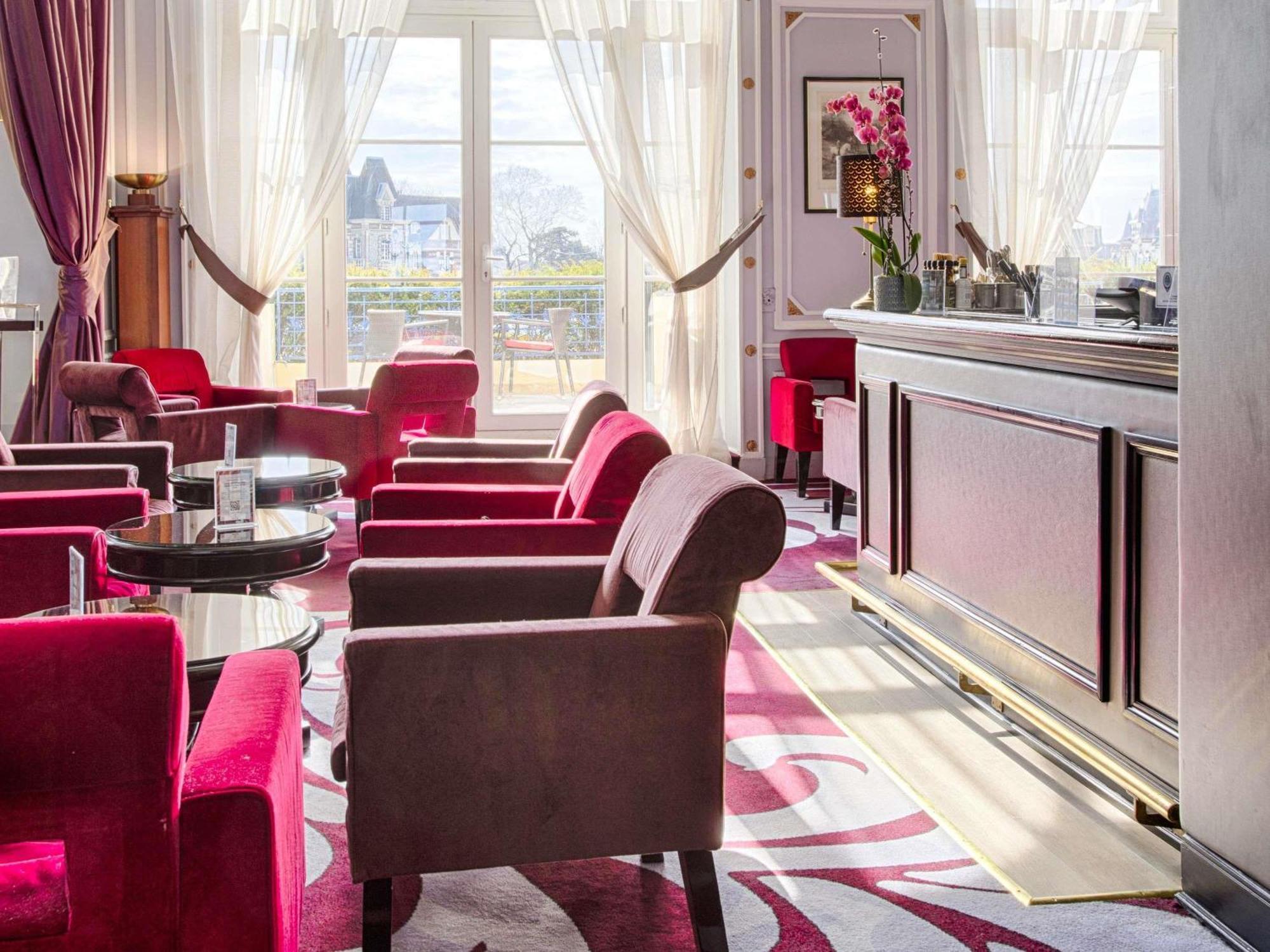 Le Grand Hotel De Cabourg - Mgallery Collection Esterno foto